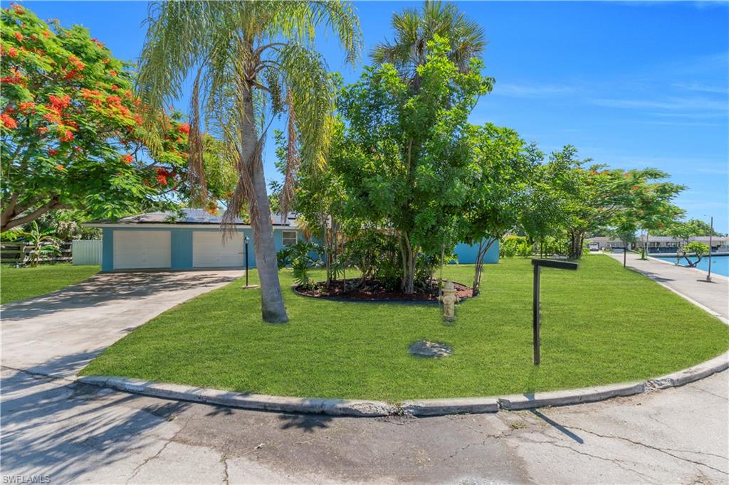 139 E Lake DR