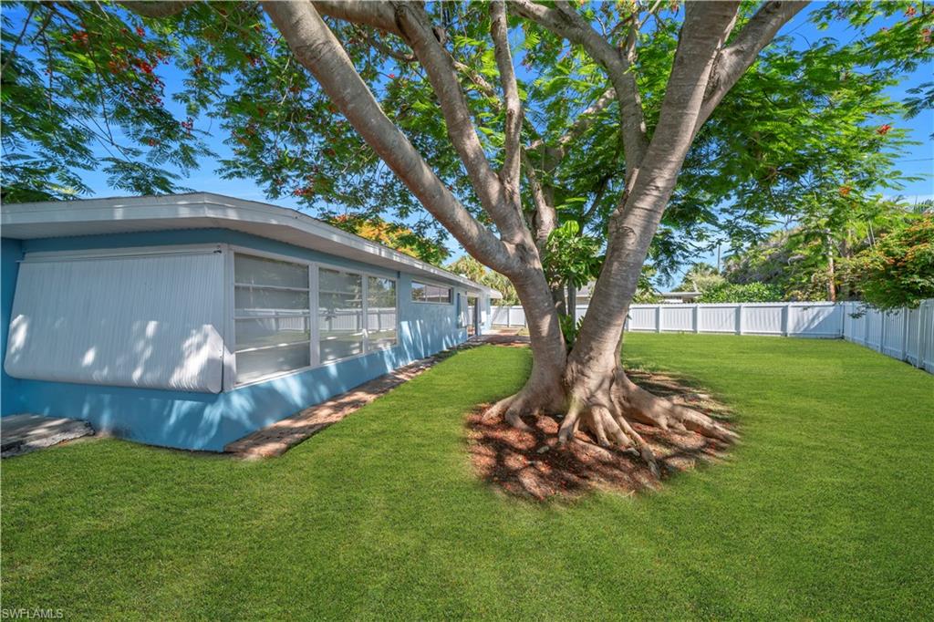 139 E Lake DR photo 37