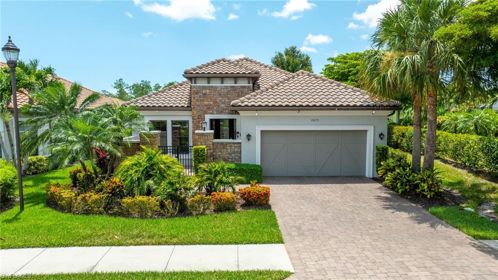 8879 Vaccaro CT