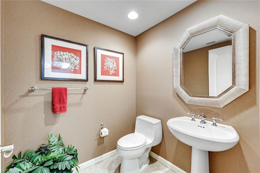 1050 Borghese LN 605 photo 26