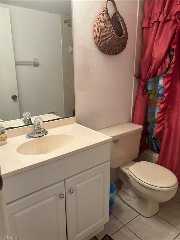 Full Bath in Hall.