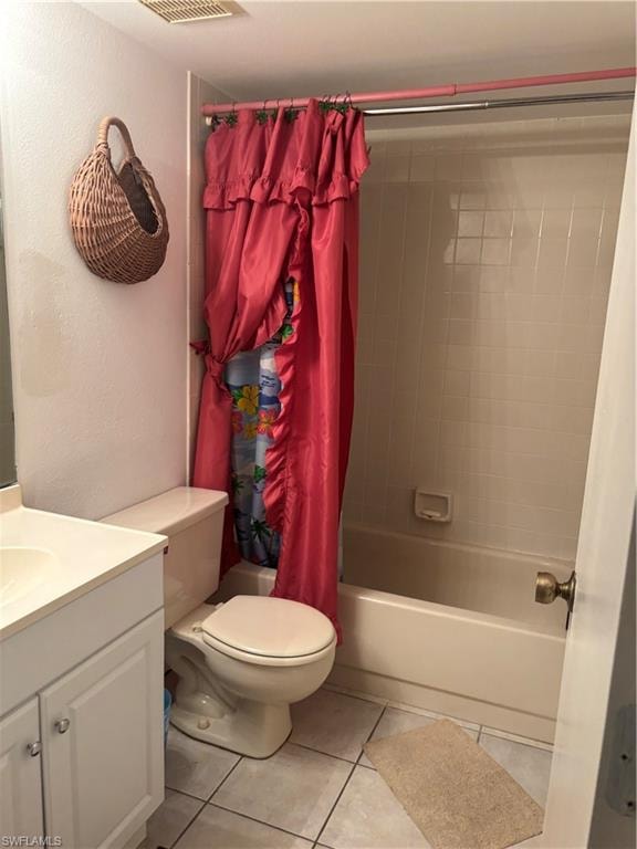 Full Bath in Hall.