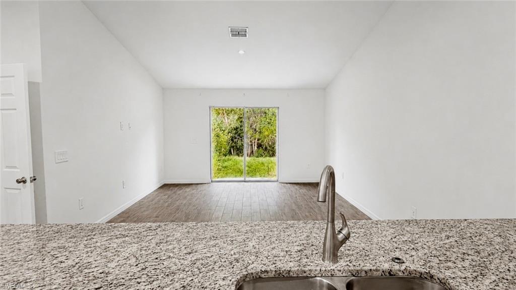 2426 Millie AVE S photo 8