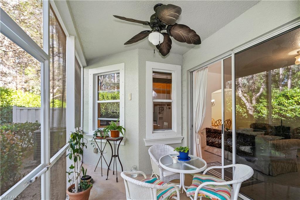 Sunroom / solarium with ceiling fan