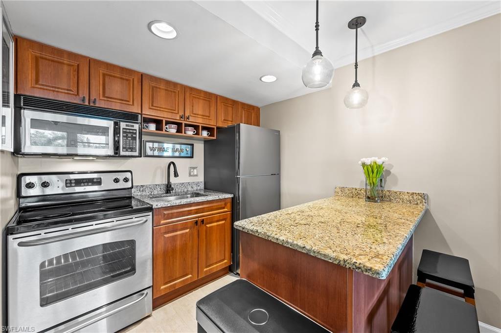 1 Bluebill AVE 405 photo 8