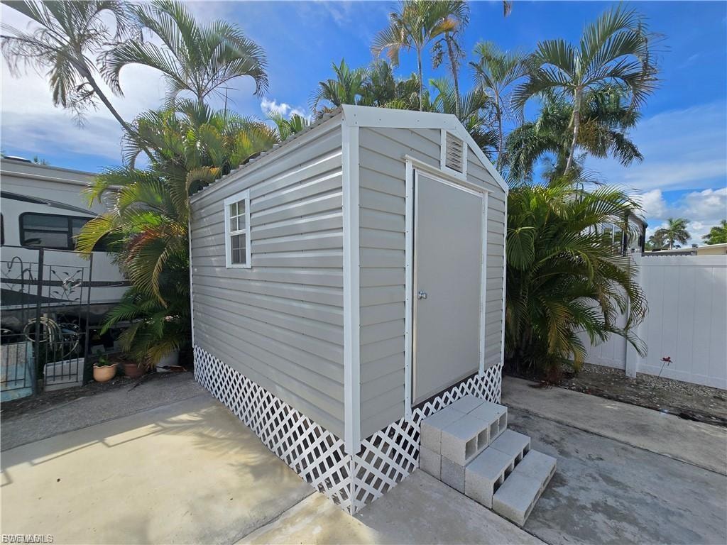 5650 Red Bird LN photo 6