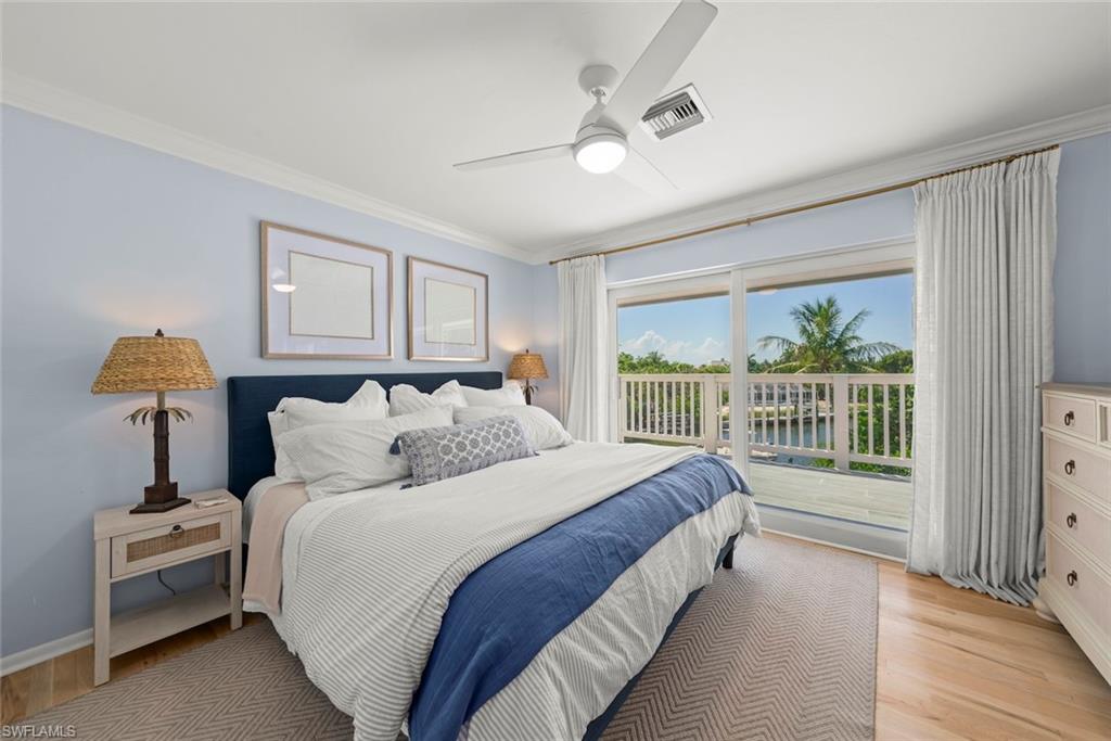 1048 Kings Crown DR photo 32