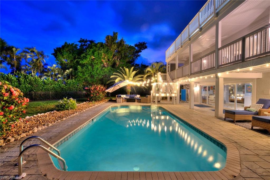 1048 Kings Crown DR photo 44