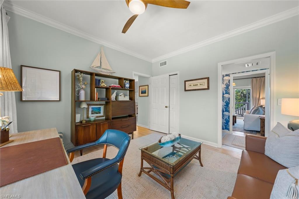 1048 Kings Crown DR photo 21