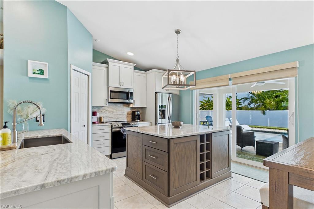 A DREAM kitchen! Photos do not do it justice!