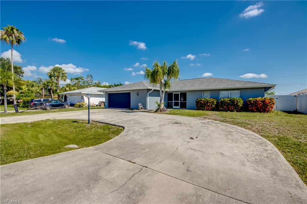 Huge circular driveway for added convenience and parking