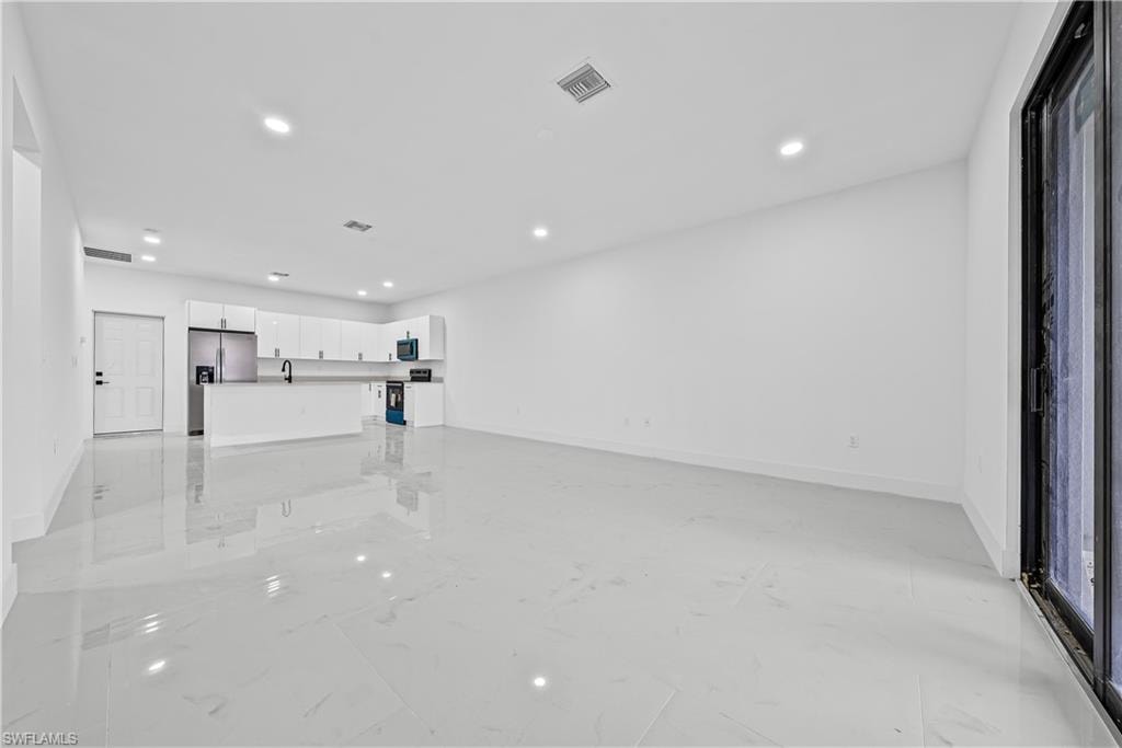 696-698 Creuset AVE S