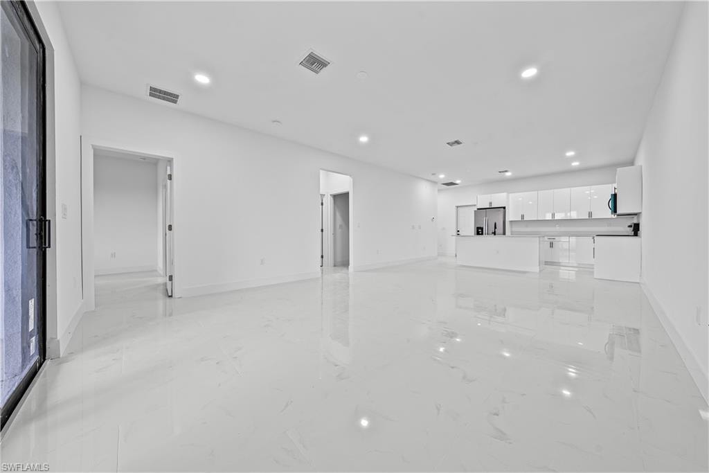 696-698 Creuset AVE S