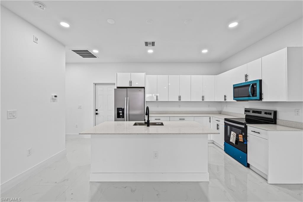 696-698 Creuset AVE S