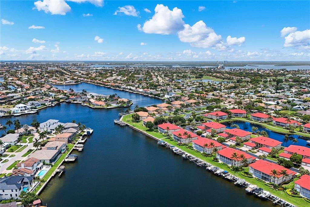 210 Waterside CIR 201 photo 27