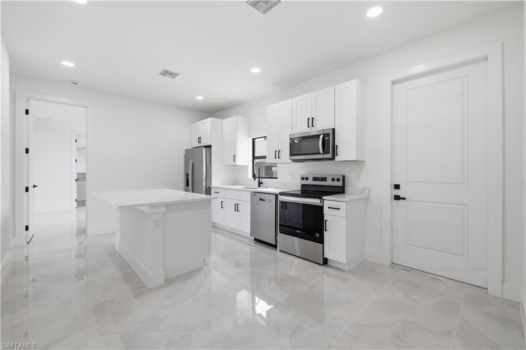 4030 Washington AVE photo 8