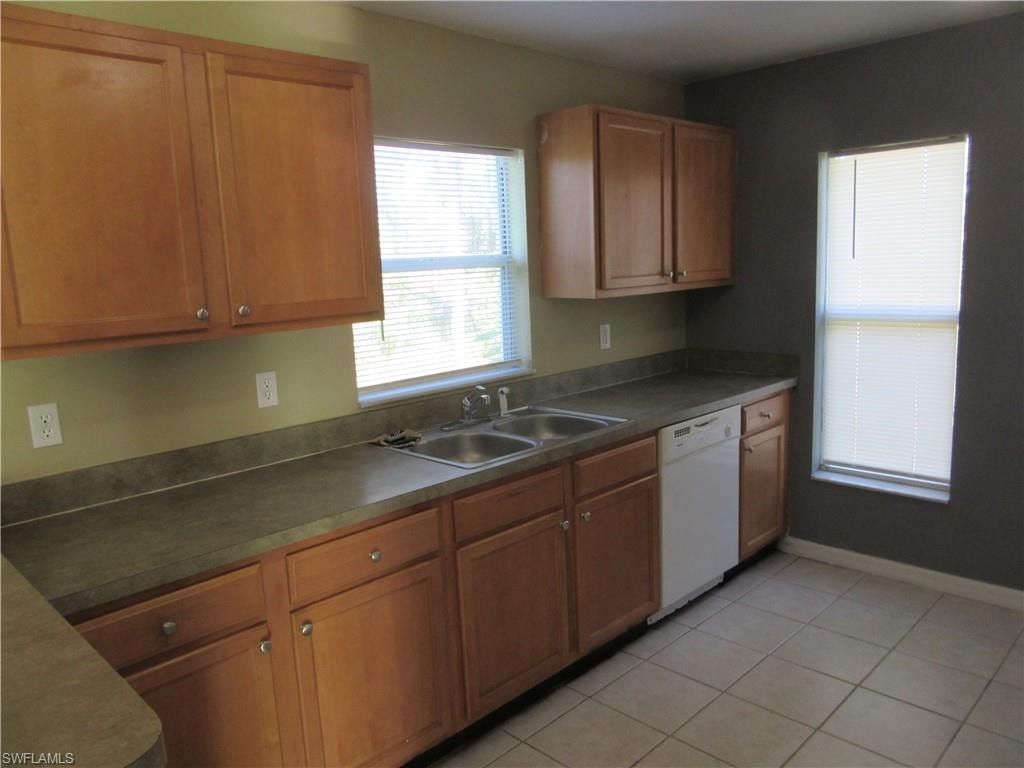 922 Eisenhower BLVD photo 13
