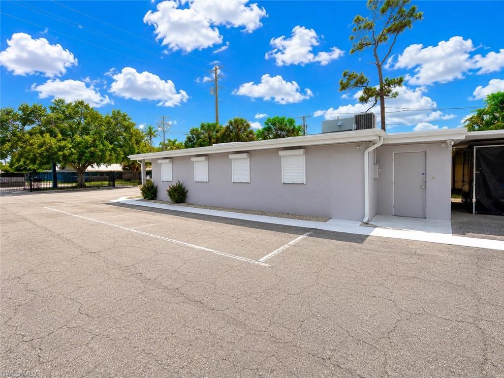 1949 Maravilla AVE