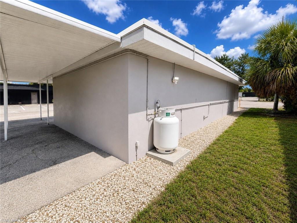 1949 Maravilla AVE