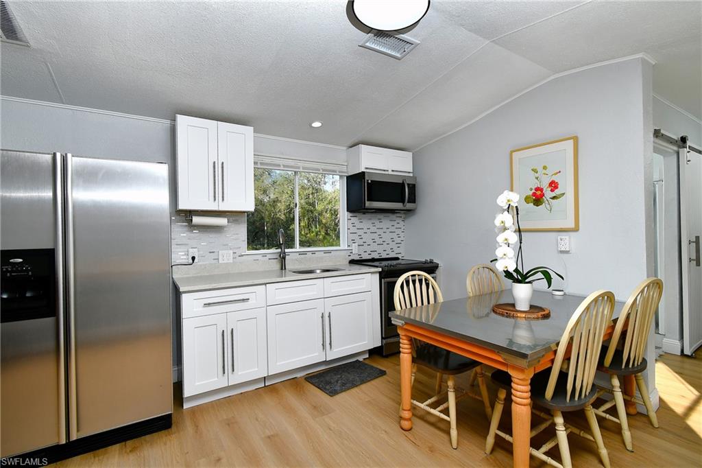 22950 Tinas LN photo 19