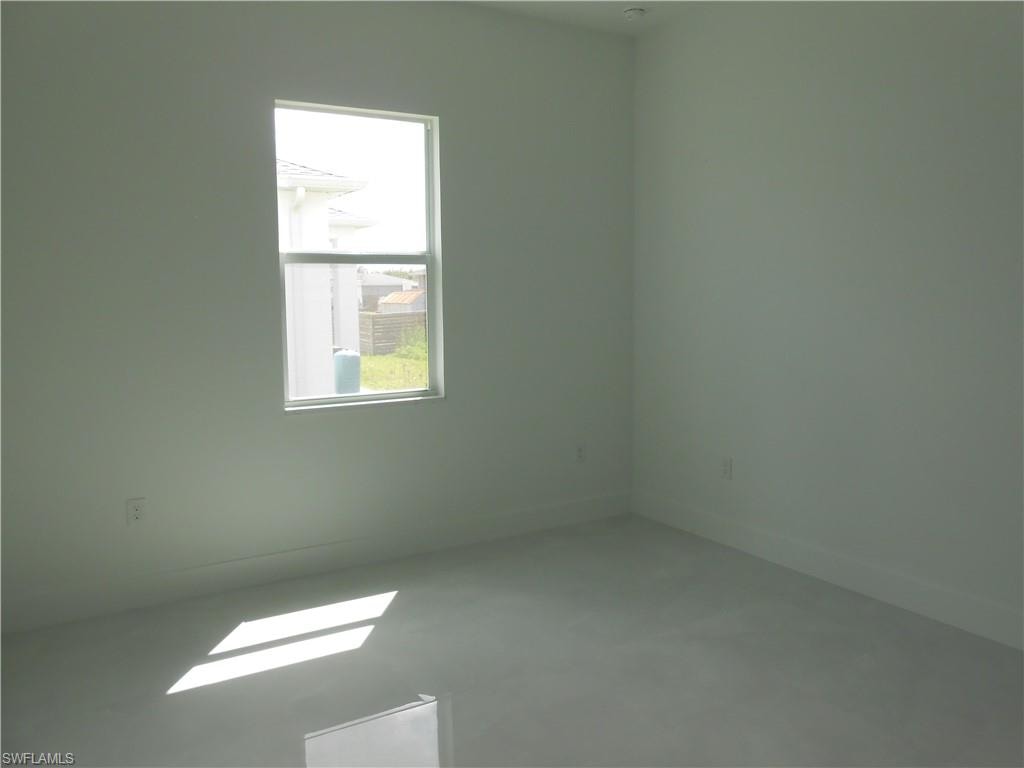 320 Poplar ST photo 14