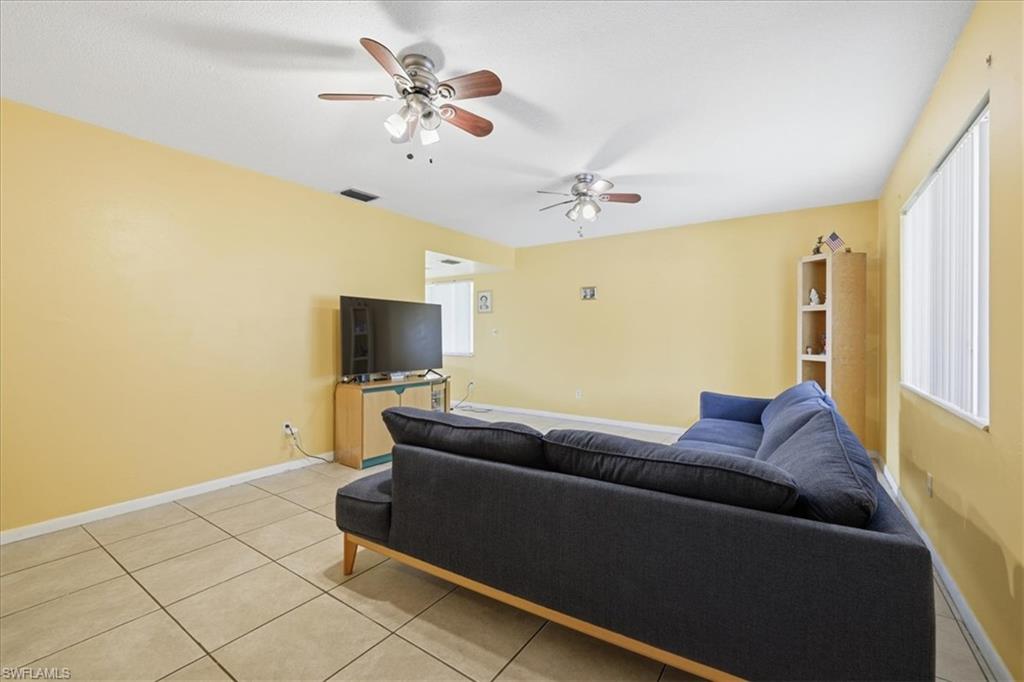 347 Joel BLVD 203 photo 8