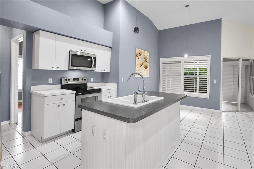 22203 Seashore CIR photo 16