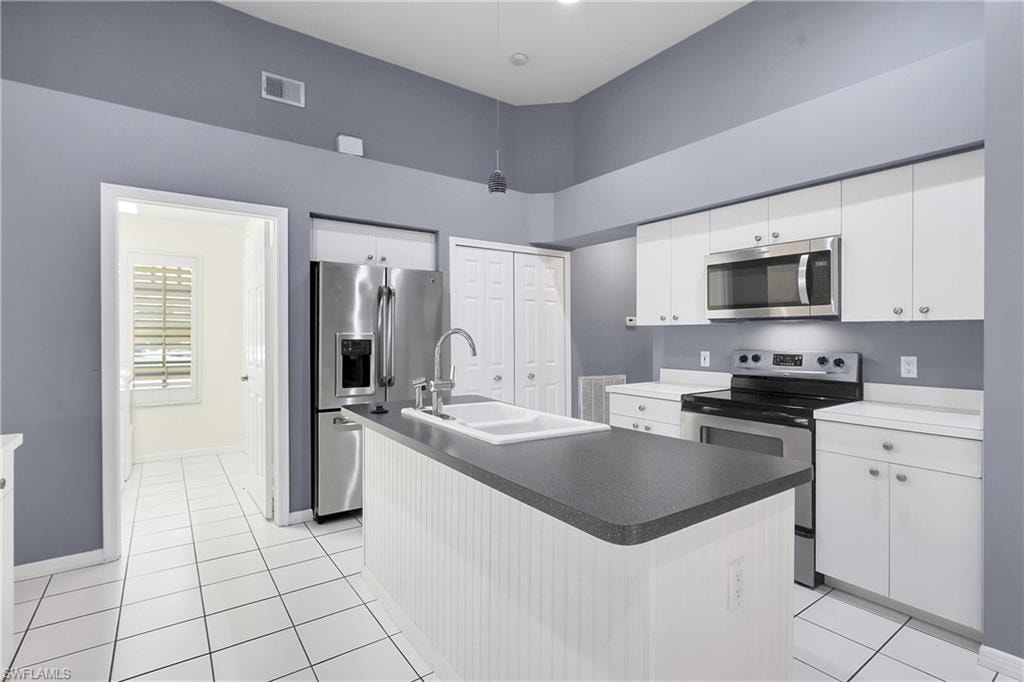 22203 Seashore CIR photo 12