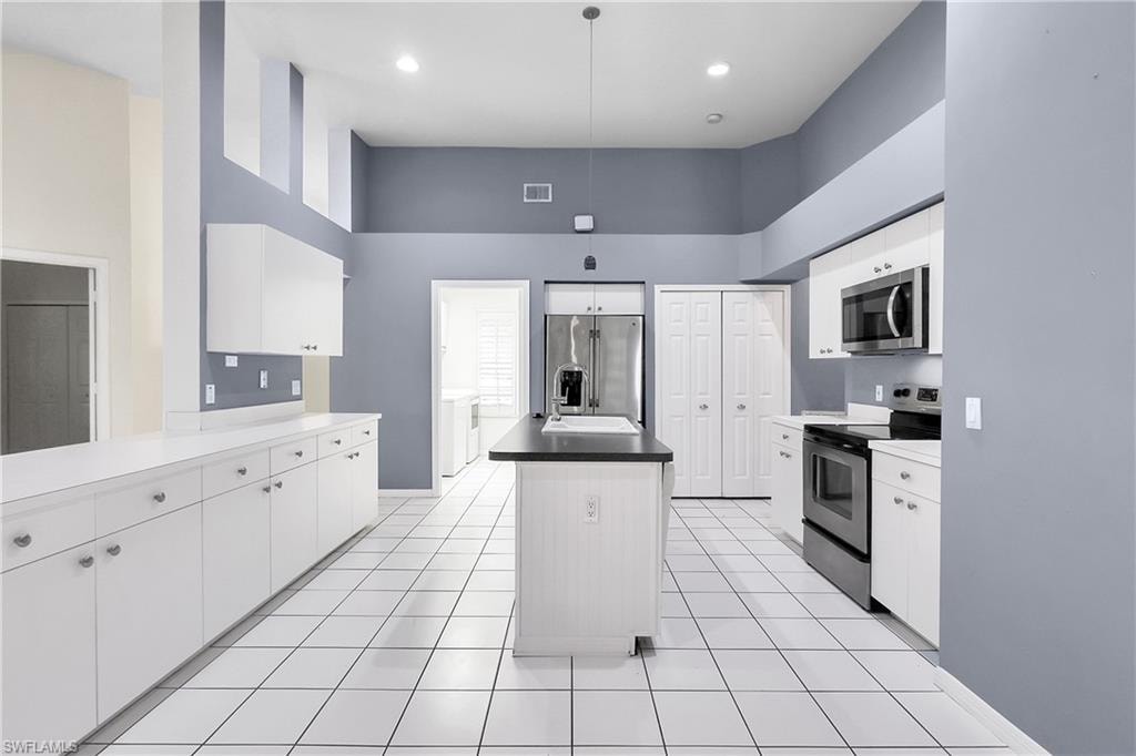 22203 Seashore CIR photo 11