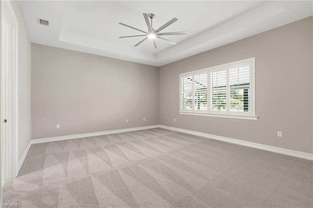 10240 Avonleigh DR photo 27