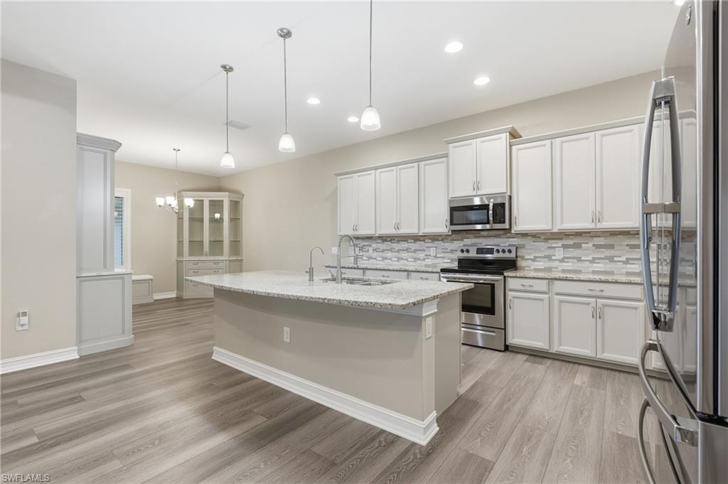 10240 Avonleigh DR photo 16