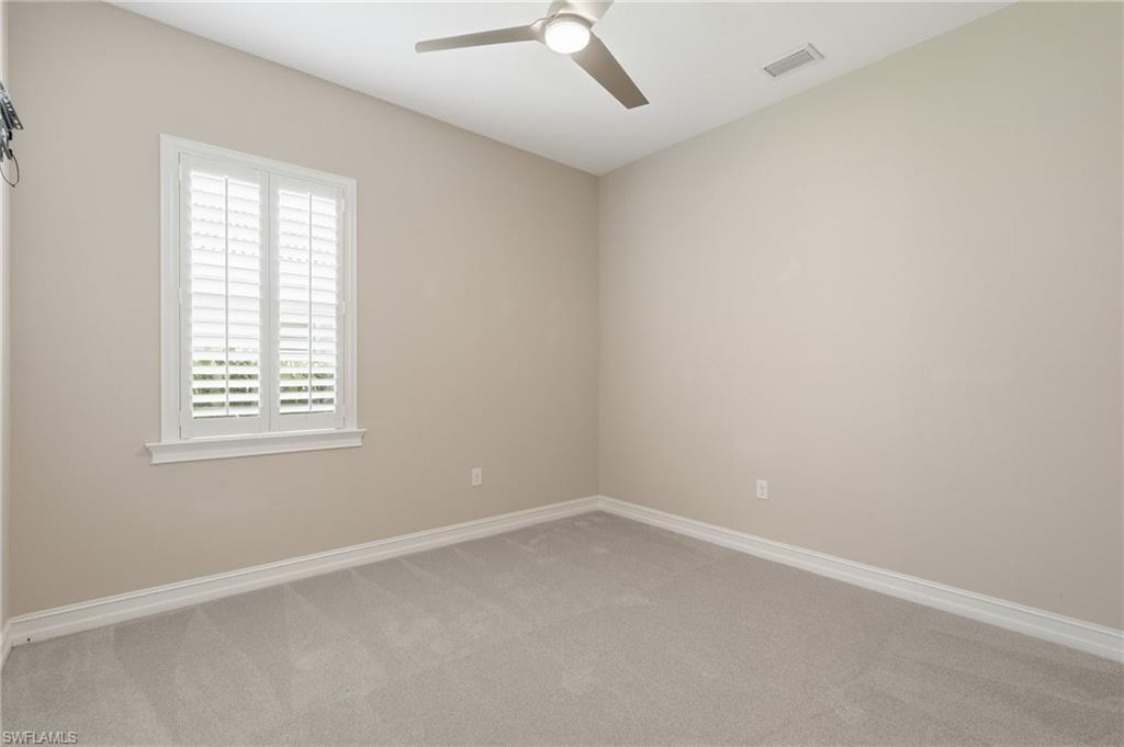 10240 Avonleigh DR photo 37