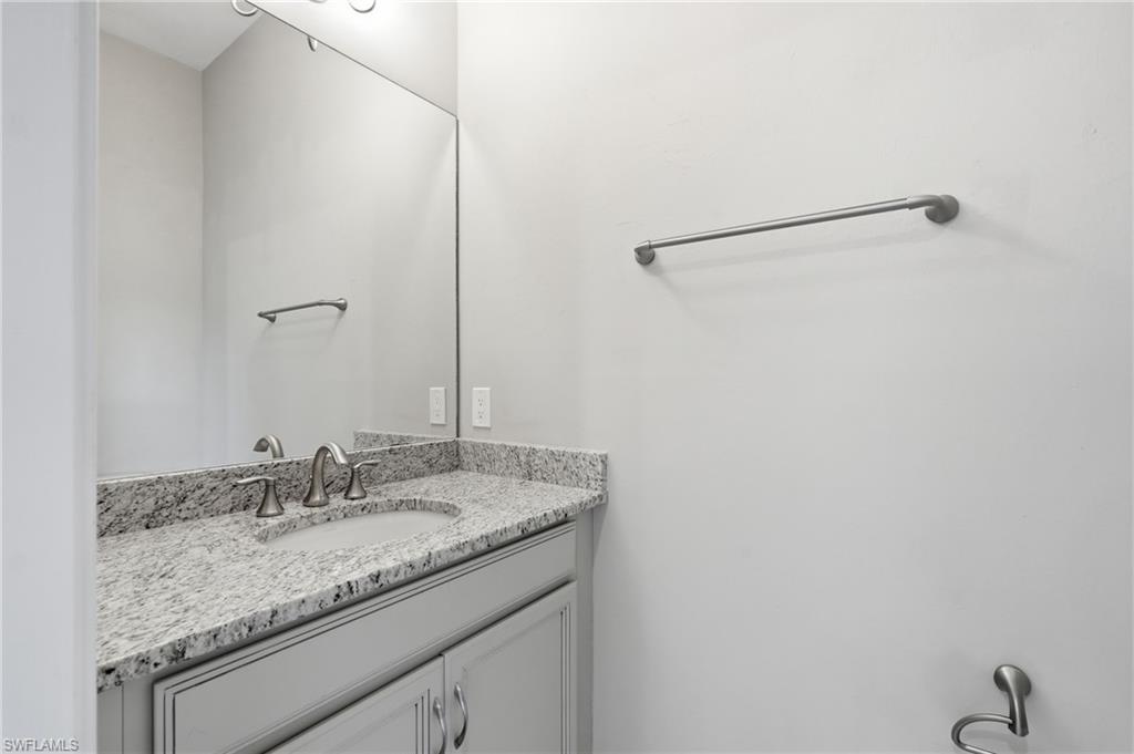 10240 Avonleigh DR photo 40