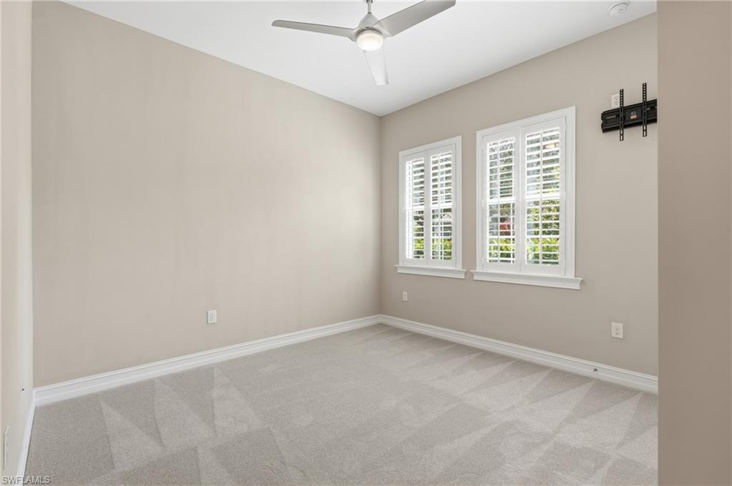 10240 Avonleigh DR photo 34
