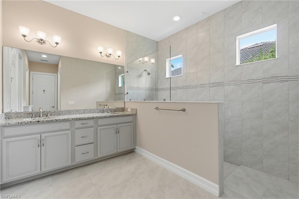 10240 Avonleigh DR photo 29