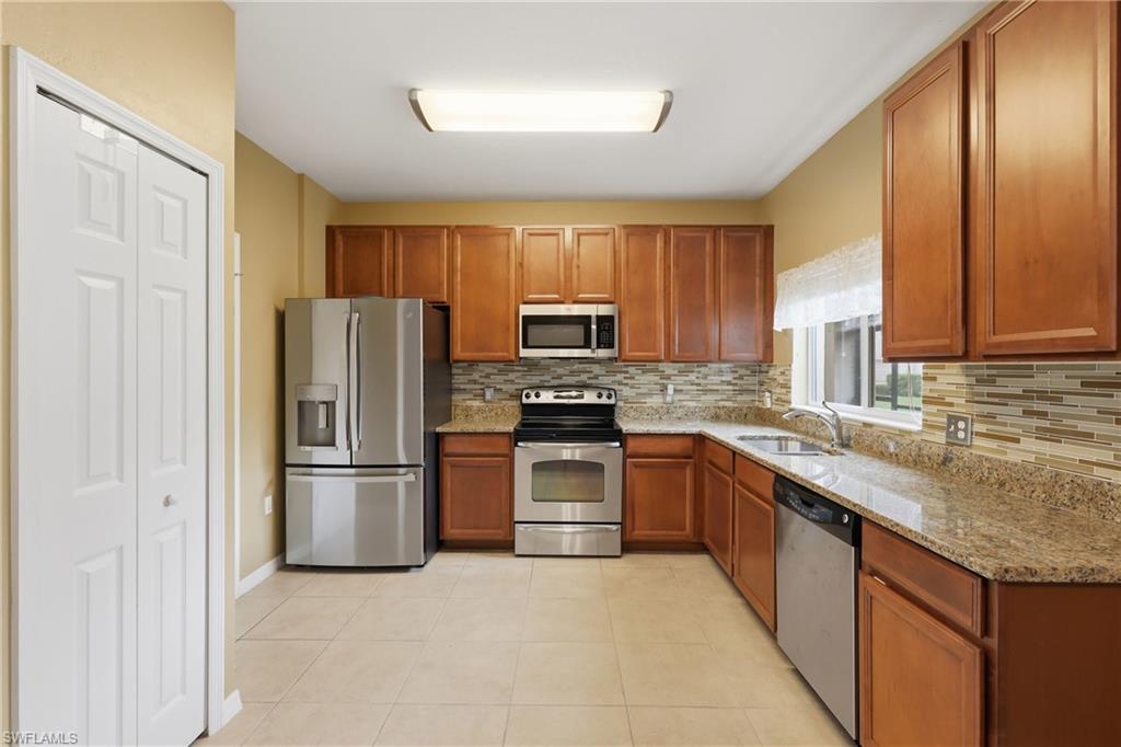 3818 Clearbrook LN photo 10