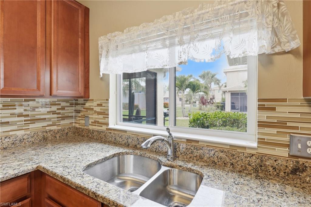 3818 Clearbrook LN photo 11
