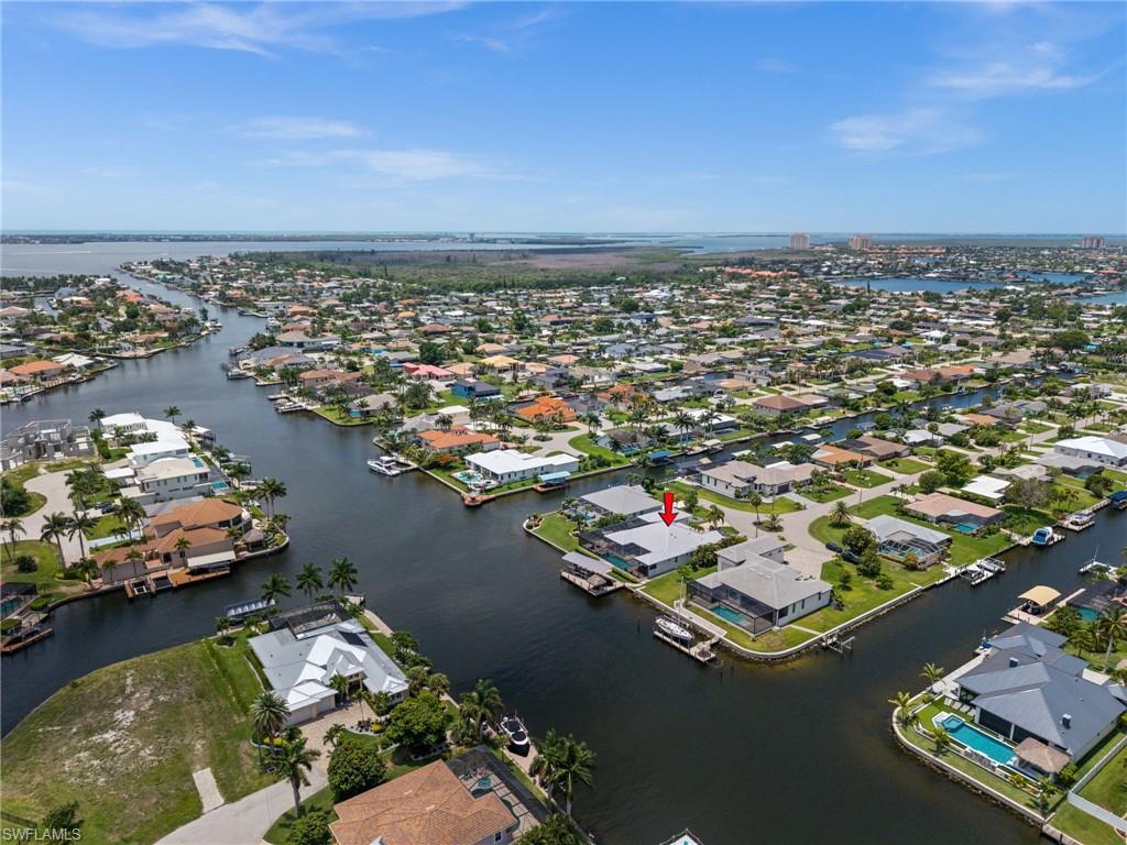 Get to open water or restaurants in minutes by boat