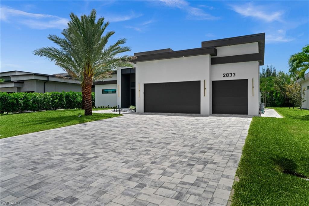 2833 SW 17th PL