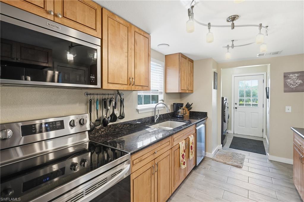 5780 Sabal Palm LN photo 17