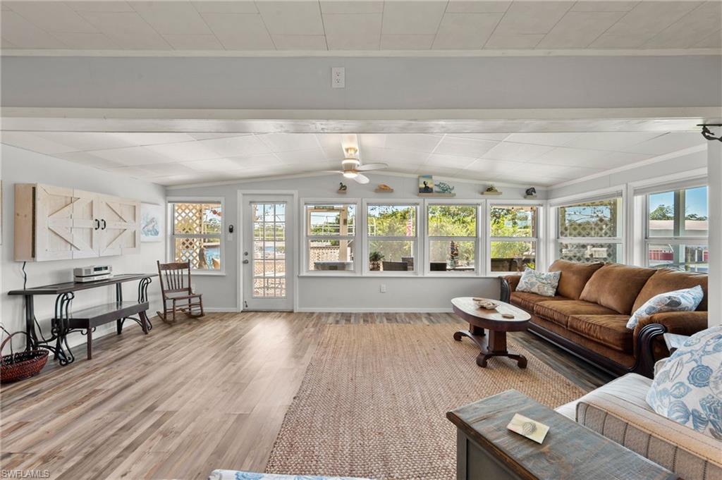 204 Sun CIR photo 8