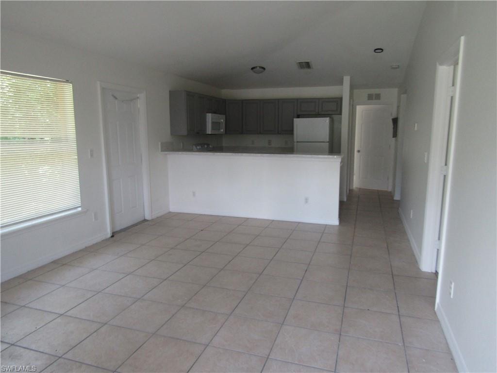 627 Meadow RD