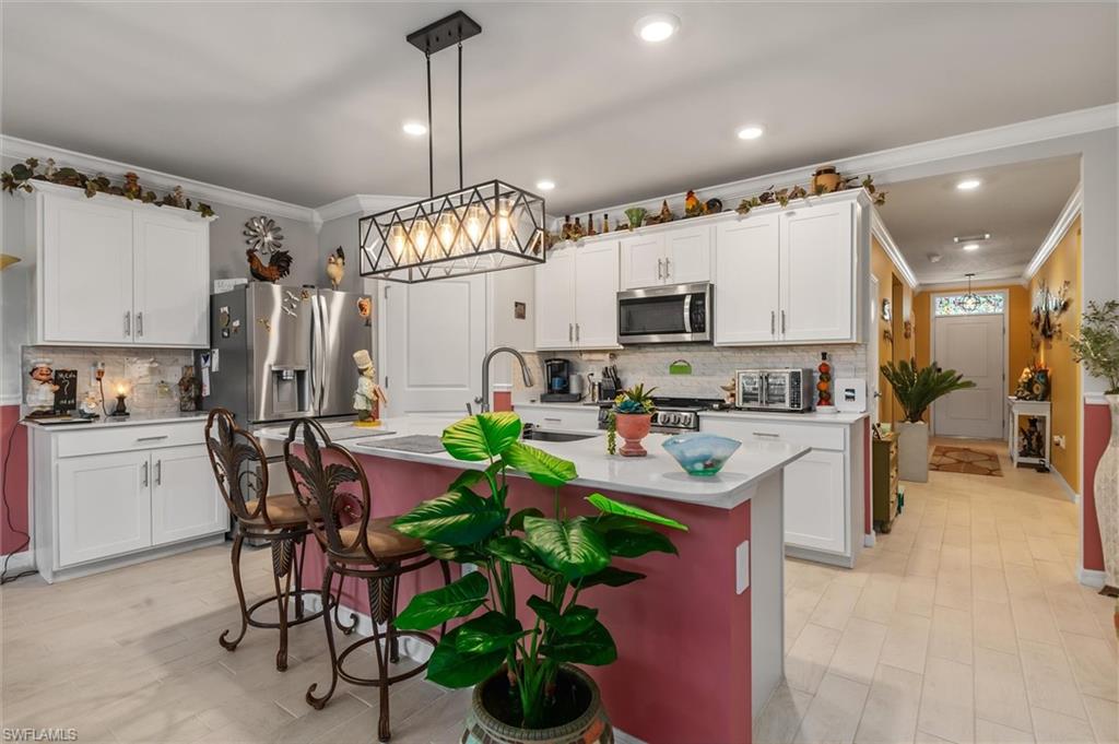 25266 Estrada CIR photo 9