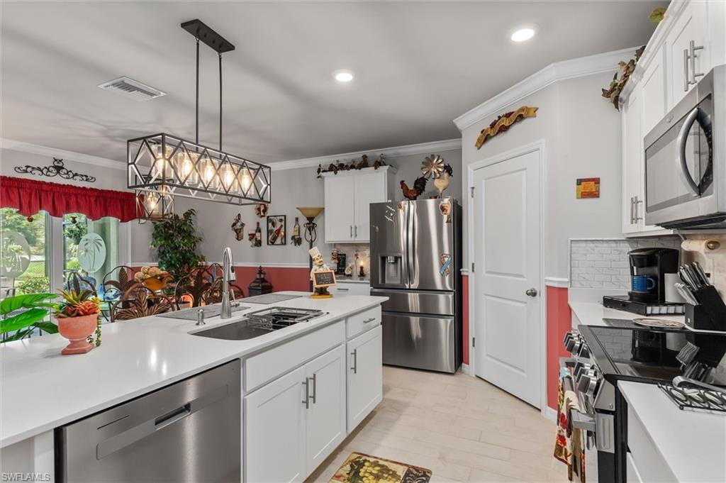 25266 Estrada CIR photo 11