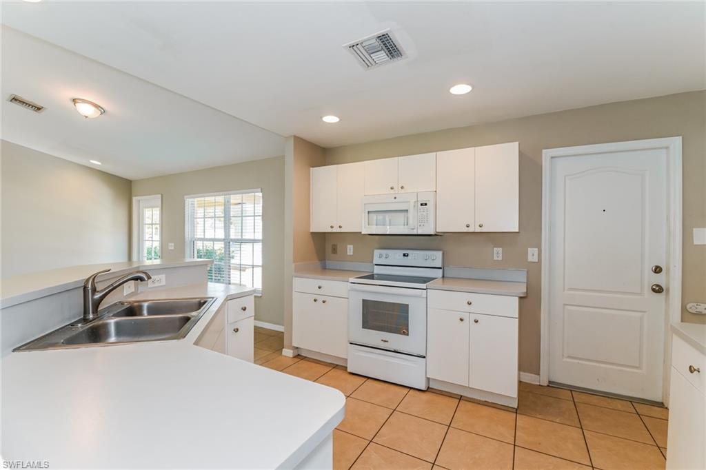 5545 Beck ST photo 6