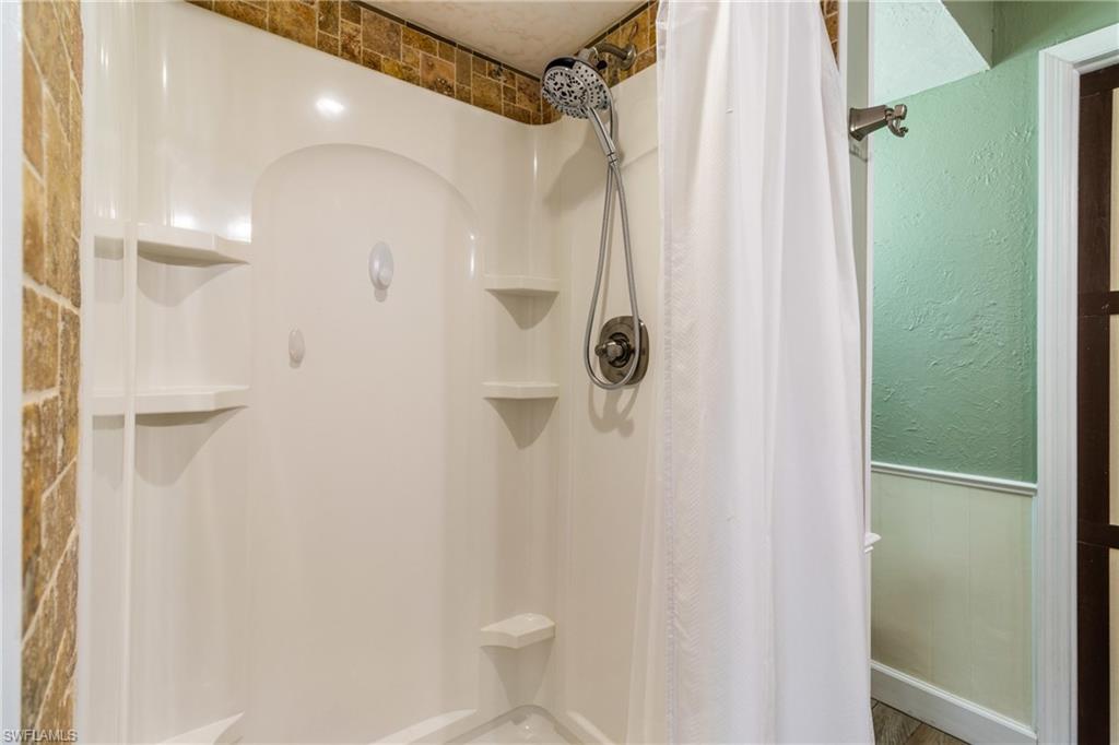 542 SE 33rd TER photo 16