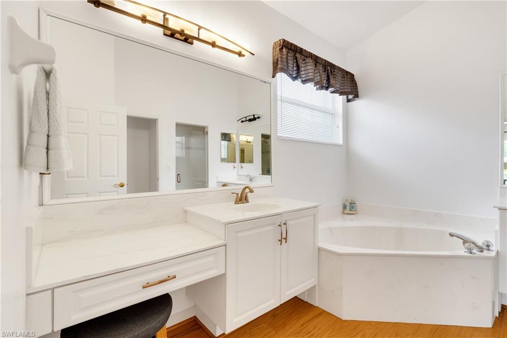 9044 Springview LOOP photo 14
