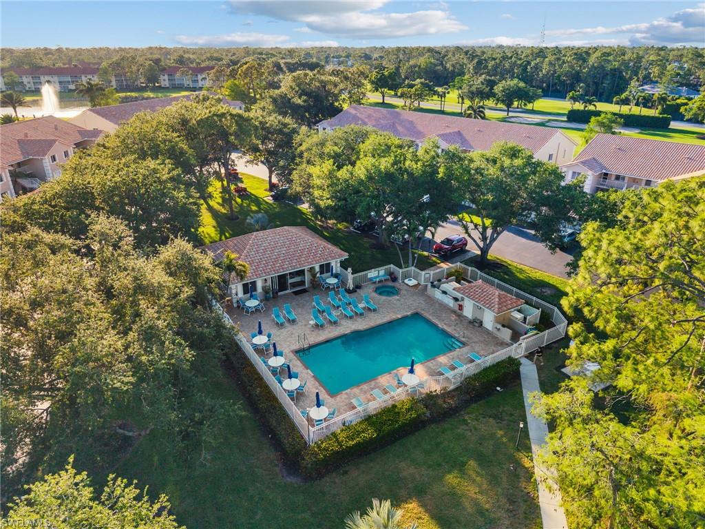 Birds eye view of property featuring a residential view