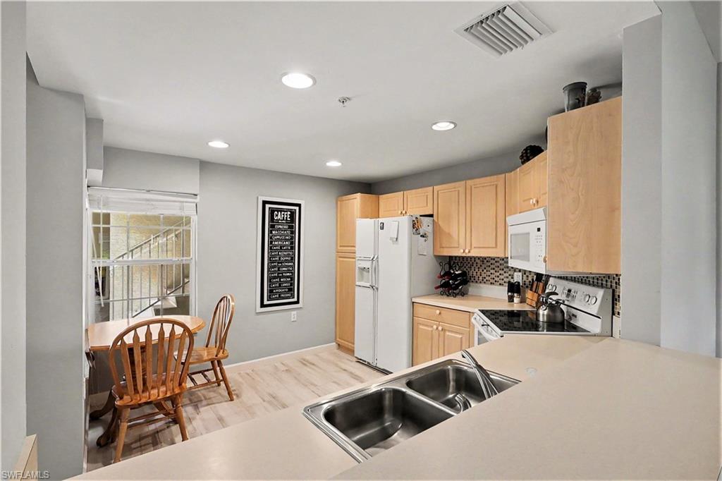 3031 Horizon LN 2303 photo 7