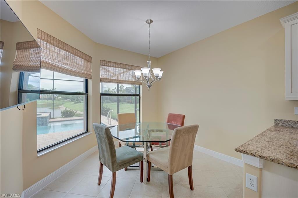 Spacious eat-in kitchen